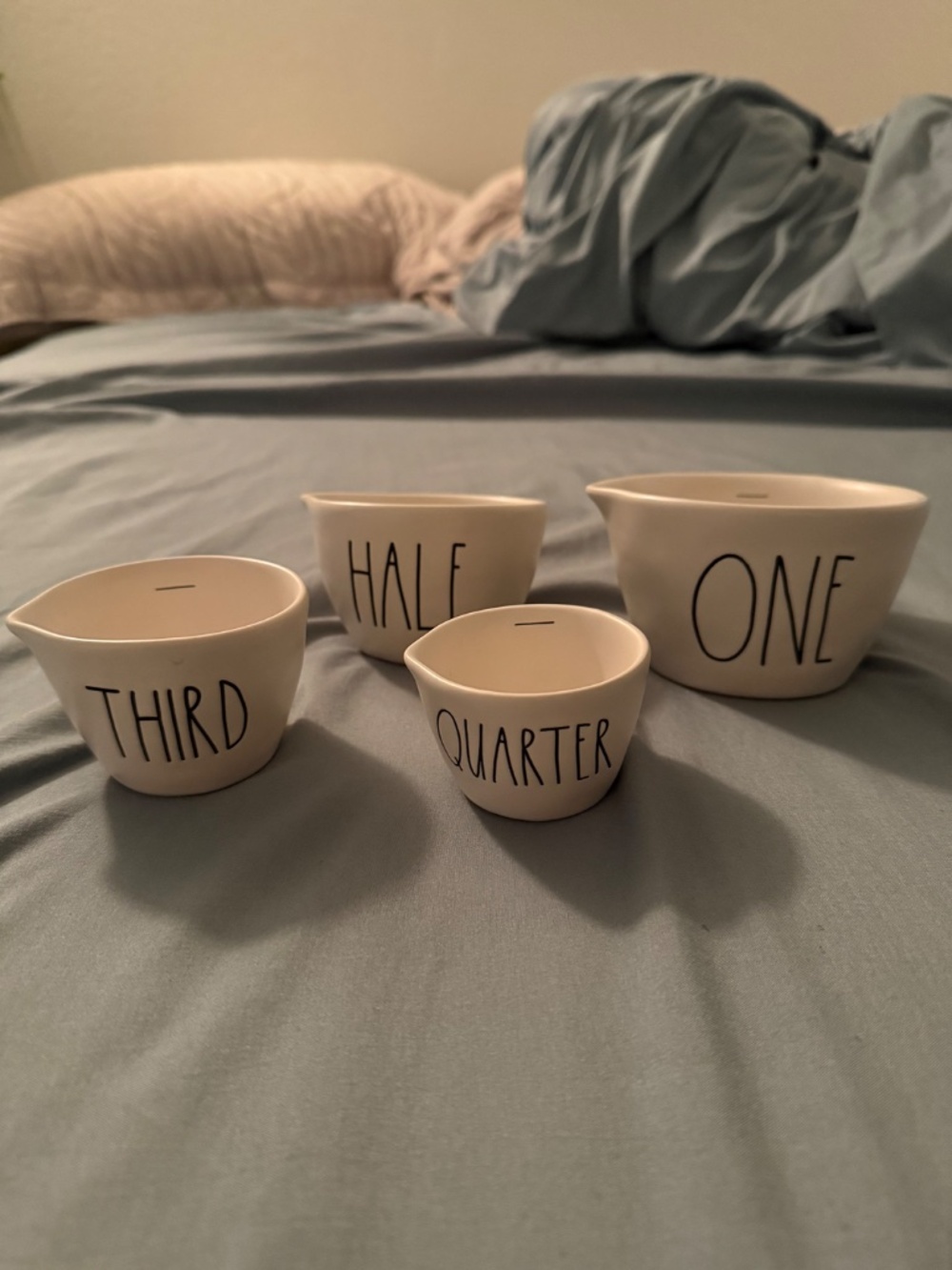 New Rae Dunn measuring cups - Picture 4 of 4